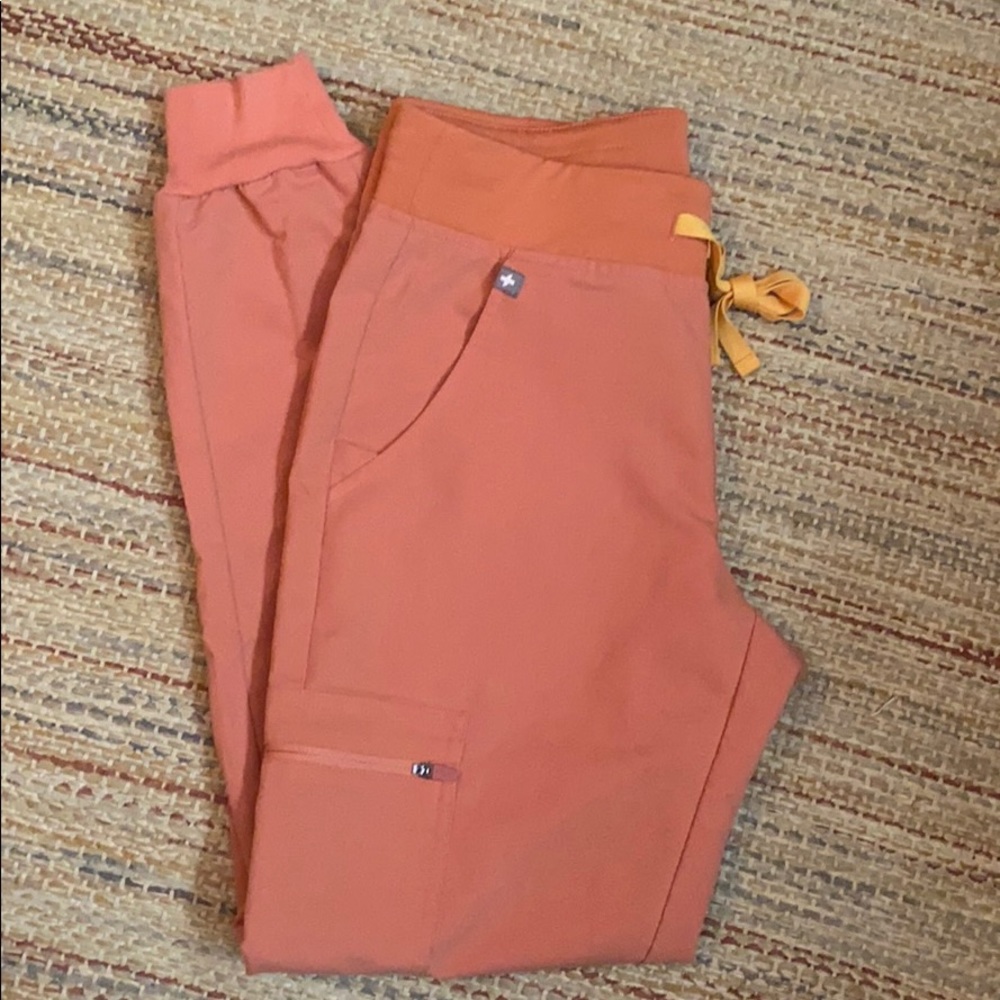 FIGS Coral Set, XS